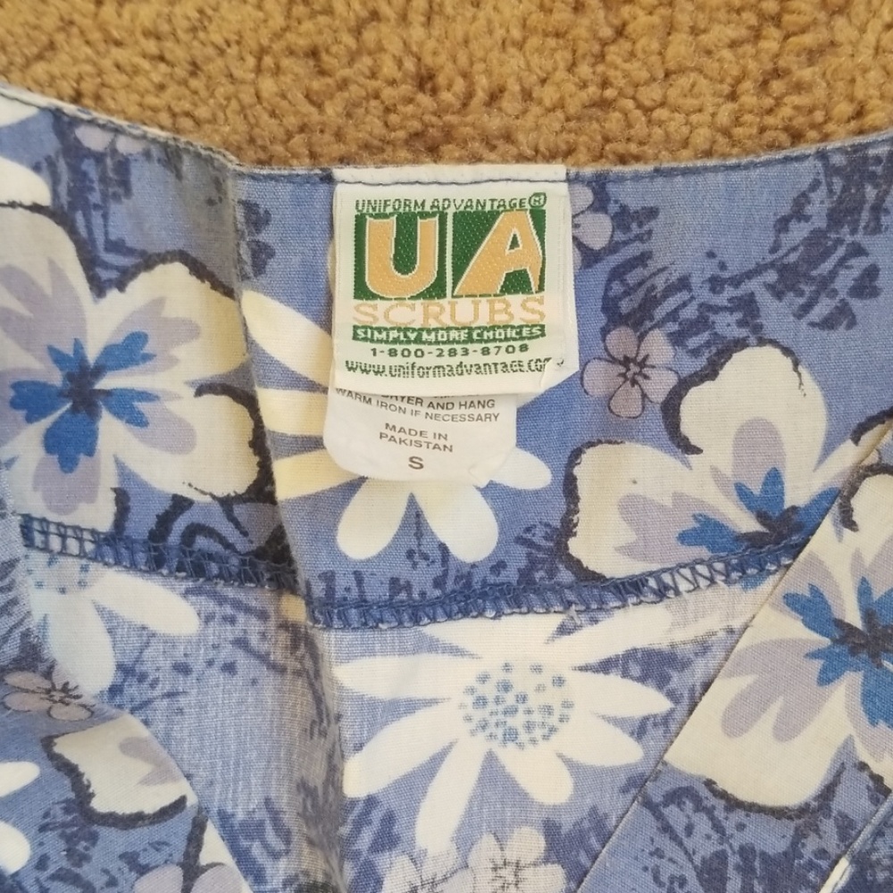 Scrub Top - Picture 3 of 3